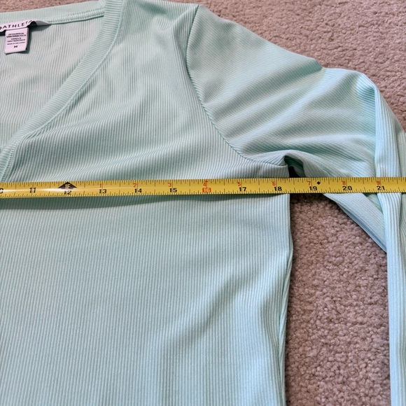 Athleta Uptempo Ribbed Henley Pullover Top, Women’s Medium, Seafoam/Mint Green - Picture 12 of 13